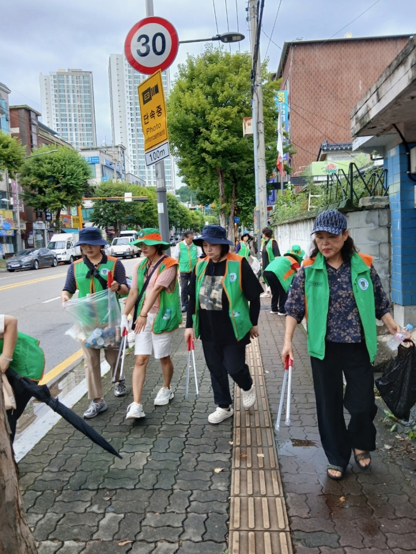 안산시 자율방재단, 와동 일대서 대규모 환경정화 활동