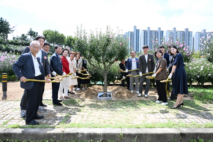 광복 80주년 무궁화로 물든 안산… 축제에 1,500여 명 시민 찾아
