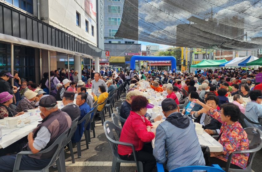 안산시 반월동, 제29회 노인의 날 기념 경로잔치 성황리 개최