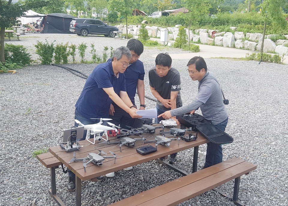 안산시, 의암호 선박 전복사고 수색현장에 드론봉사대 투입